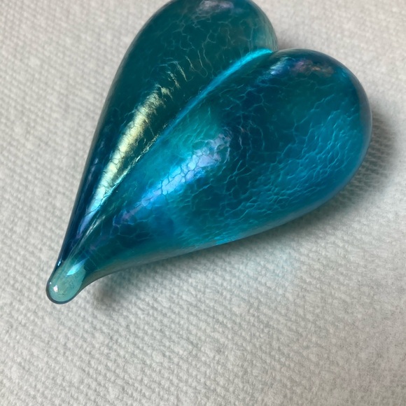 Robert Held Art Glass Turquoise Heartbeat Paperweight Décor - Picture 4 of 5